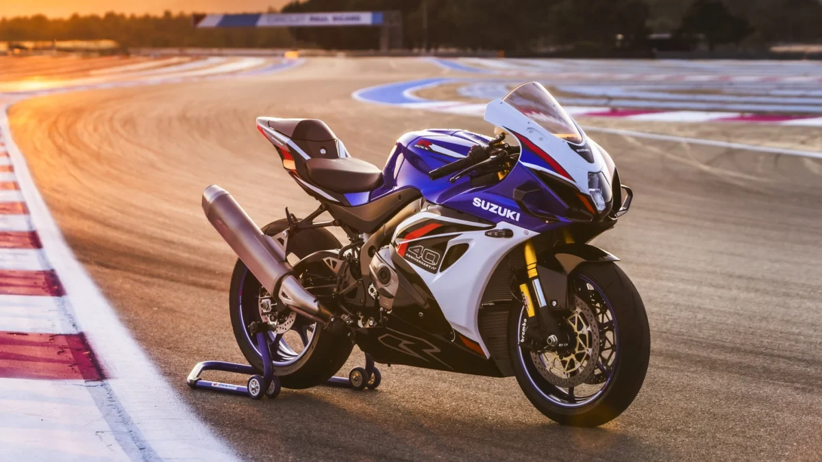 Suzuki comemora 40 anos da linha GSX-R