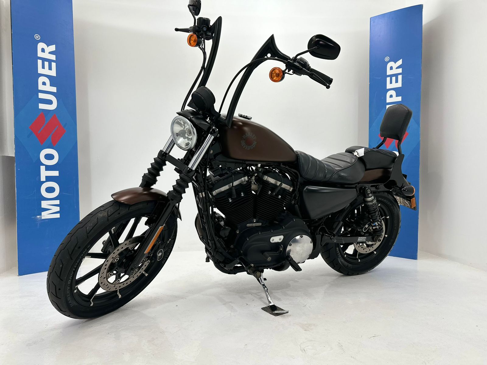 Xl 883 Iron