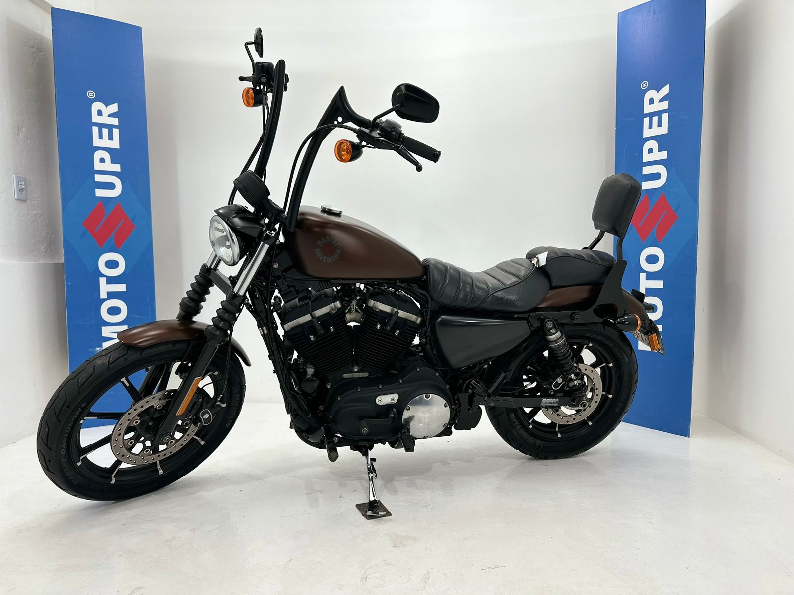 Xl 883 Iron
