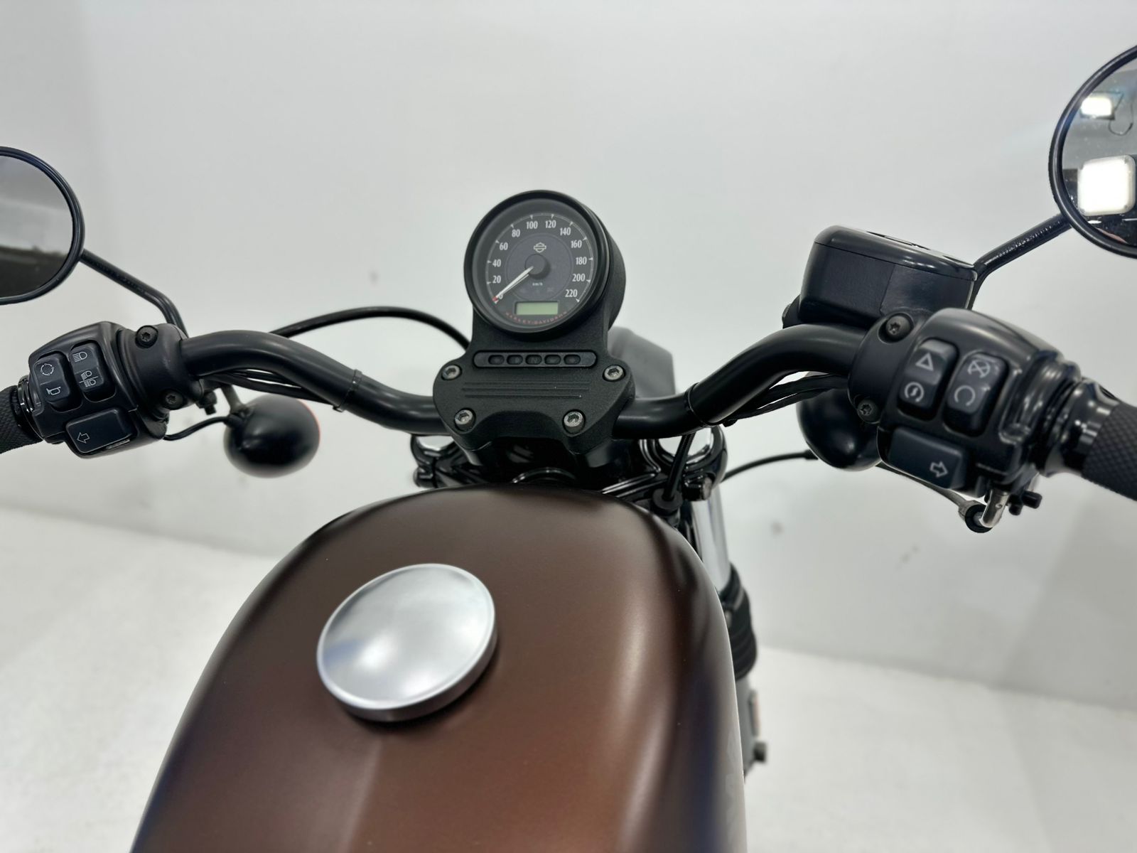 Xl 883 Iron