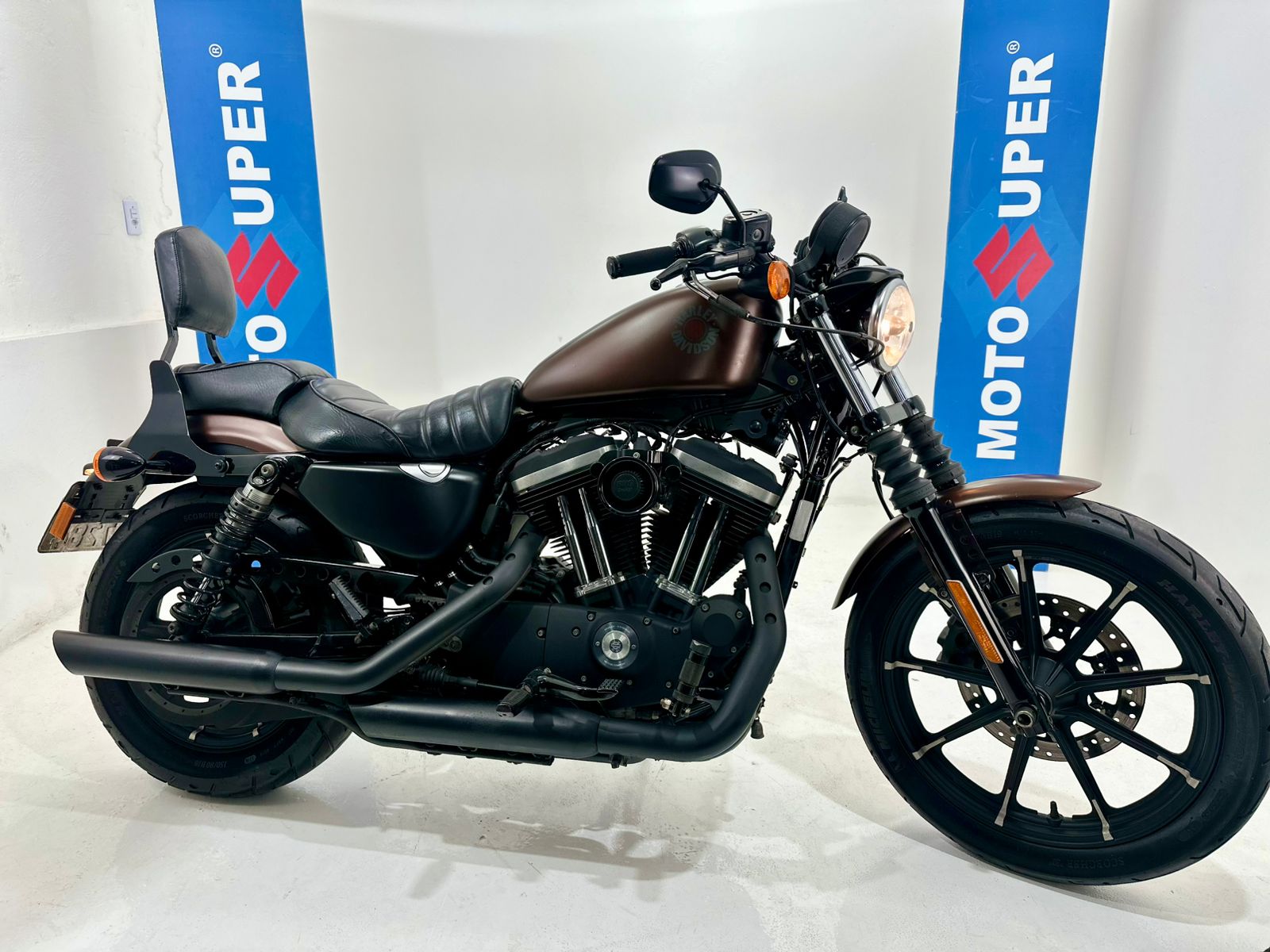 Xl 883 Iron