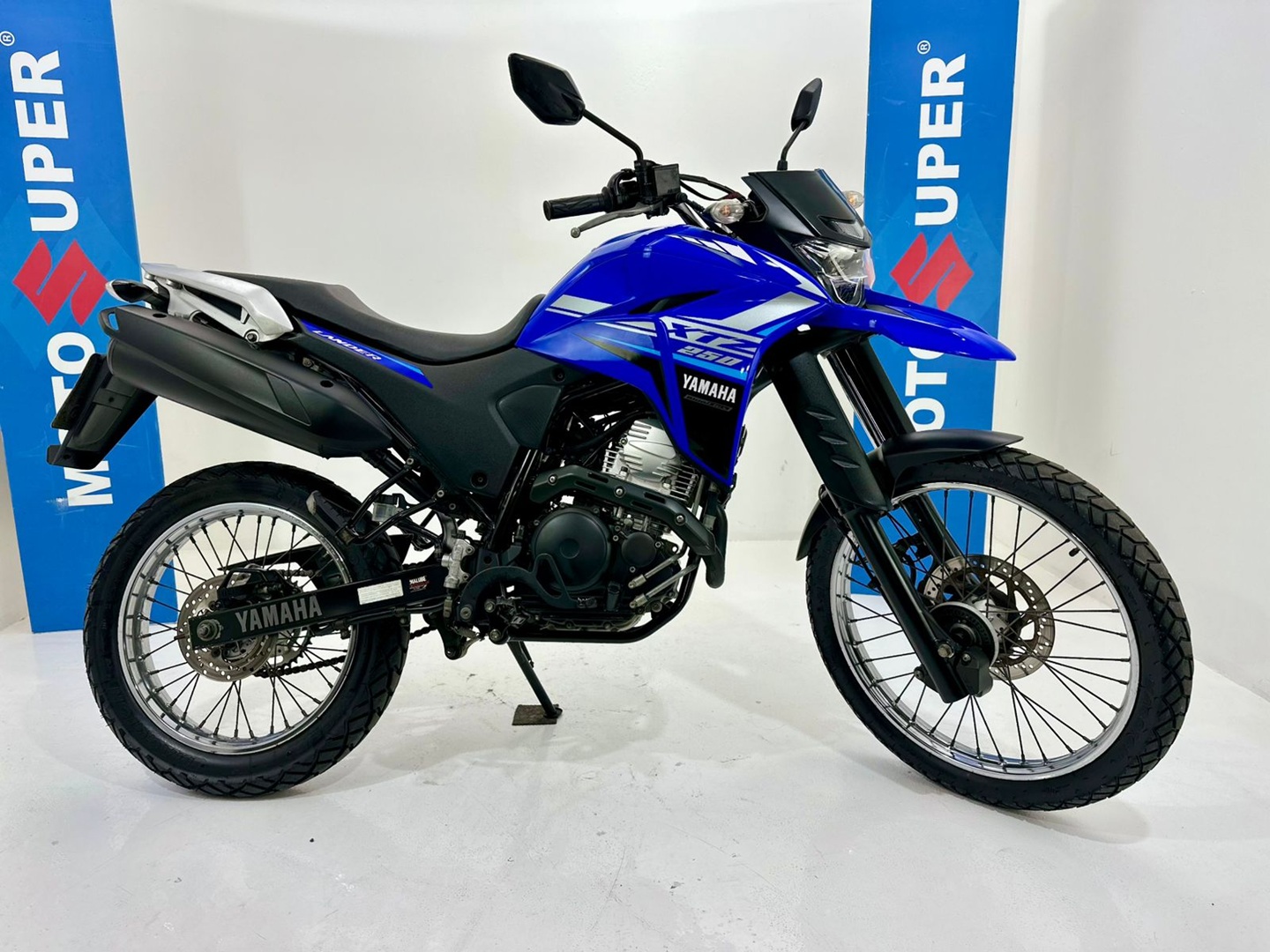 XTZ 250 Lander