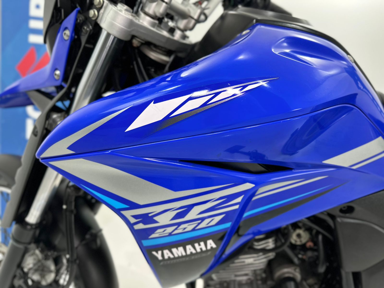 XTZ 250 Lander