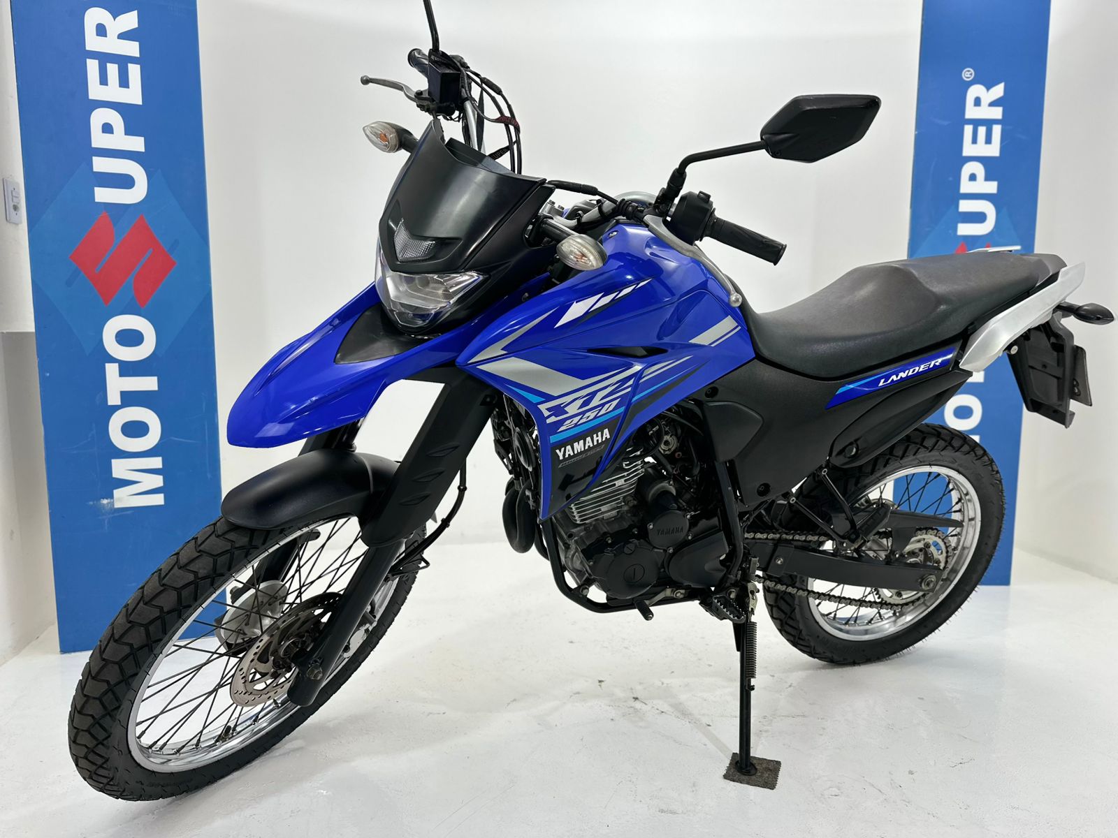 XTZ 250 Lander