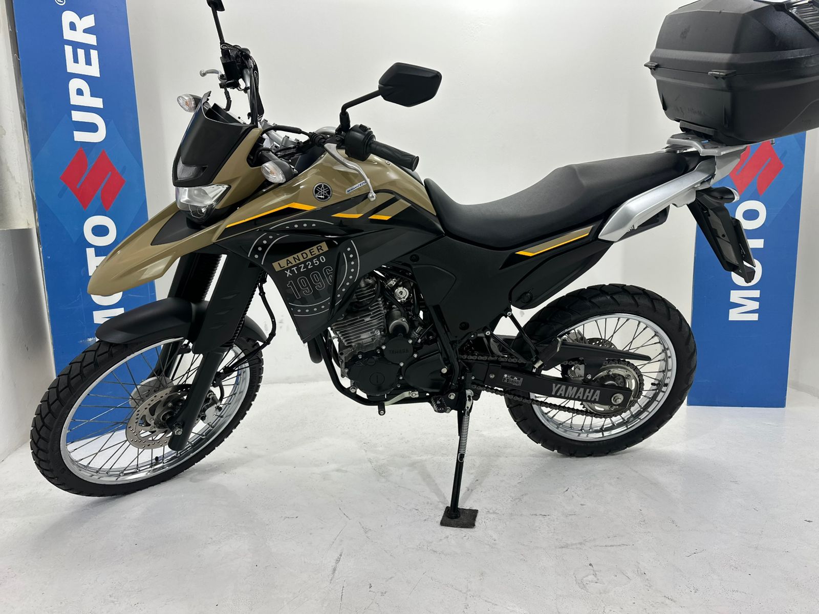 XTZ 250 Lander