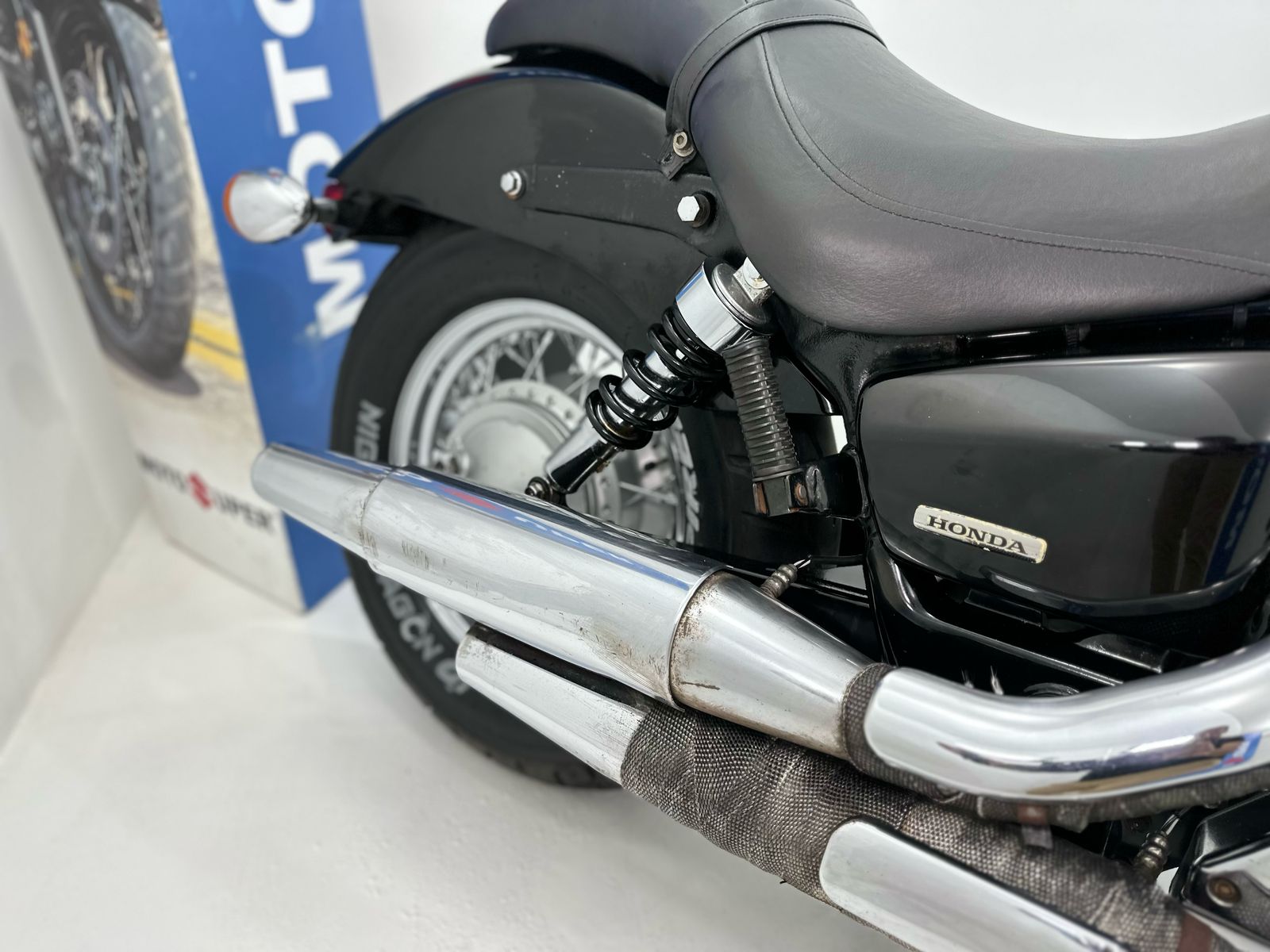 Shadow 750