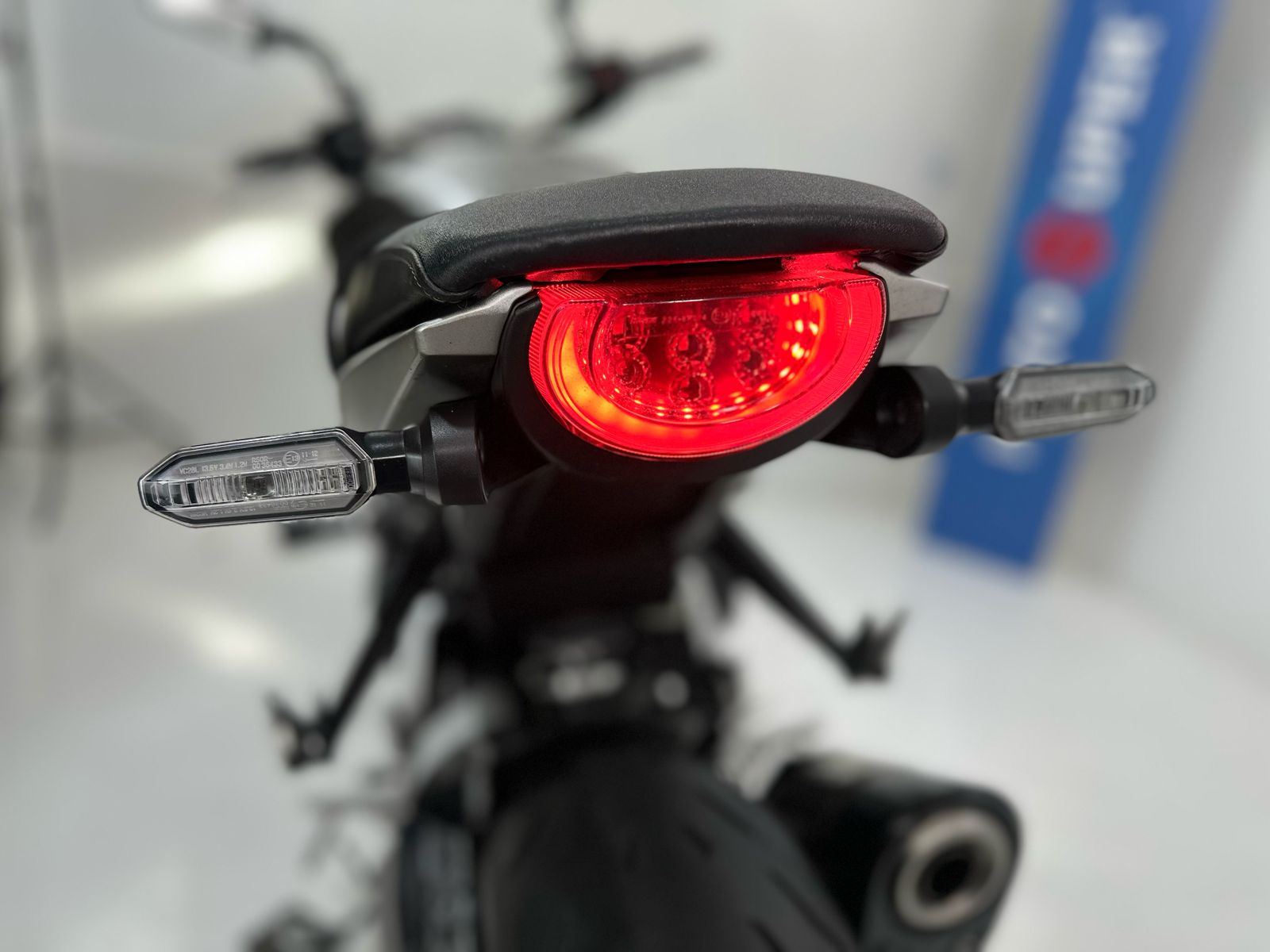 CB 1000 R
