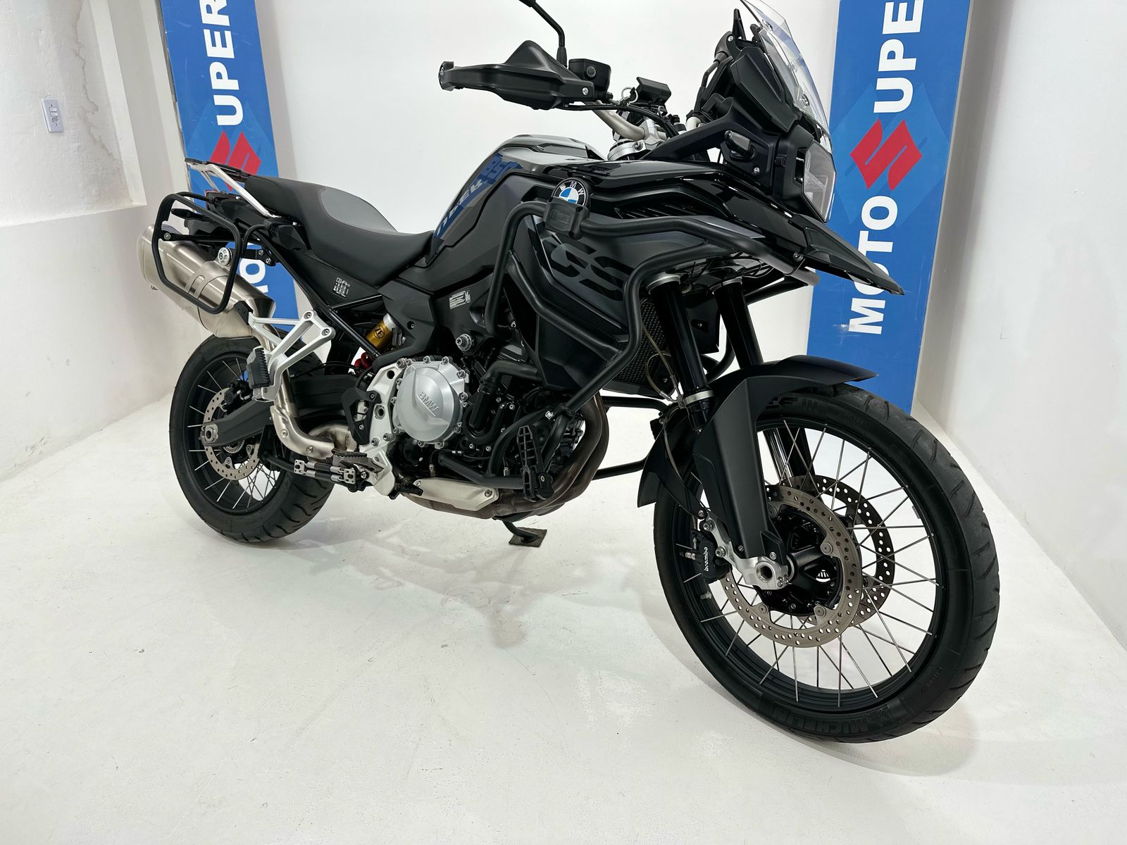 F 850 Triple Black