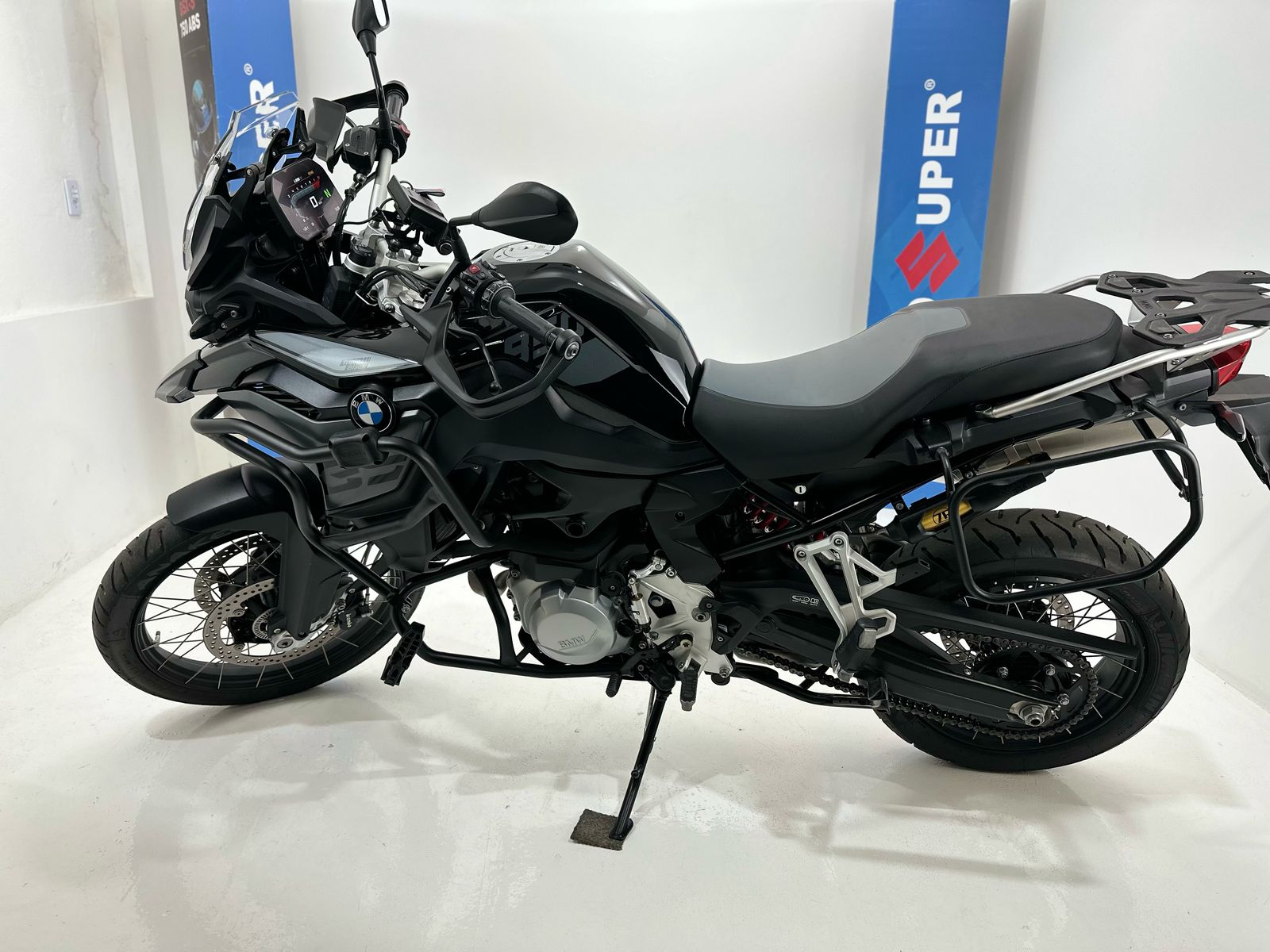 F 850 Triple Black