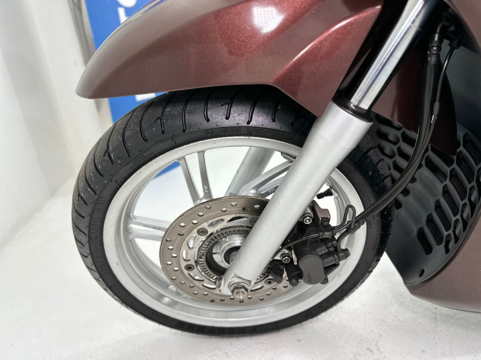 Sh 300 i