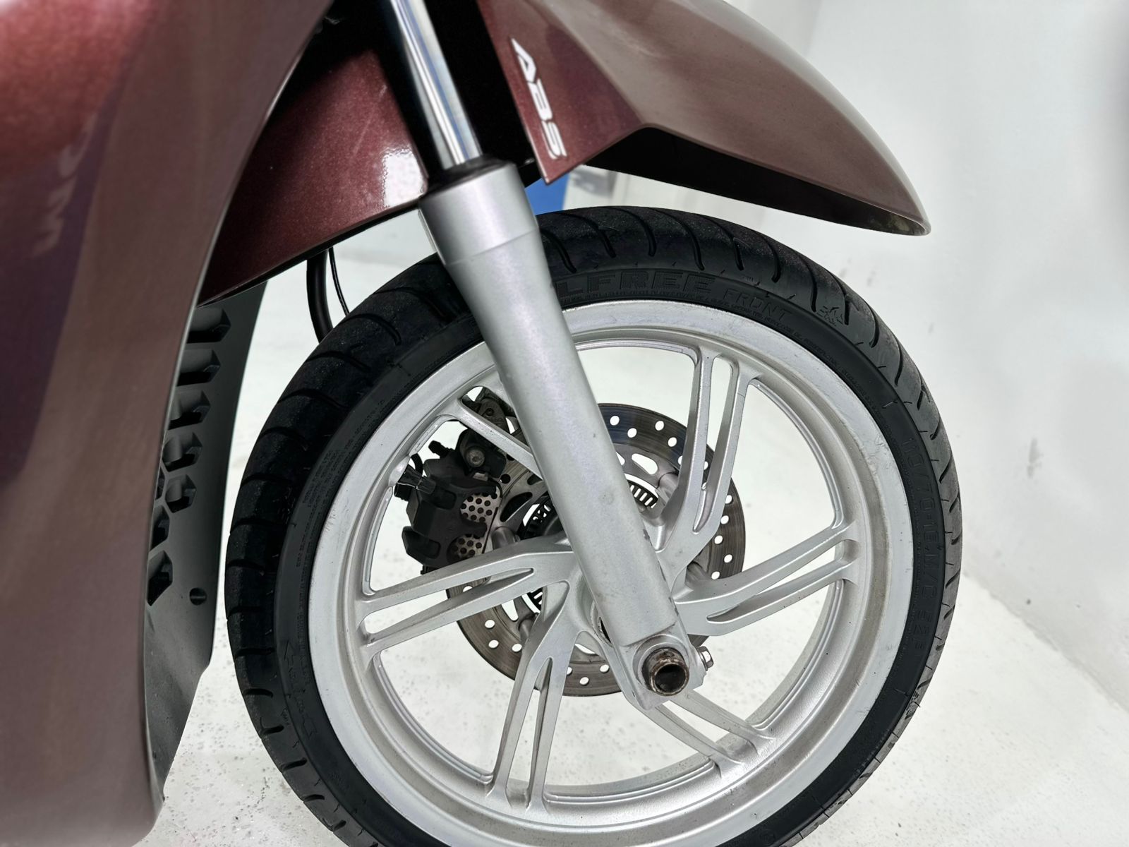 Sh 300 i