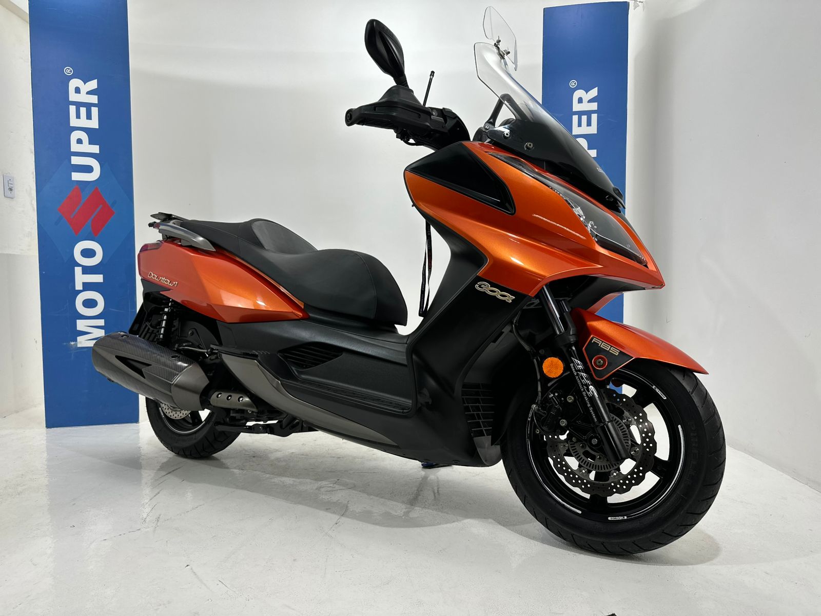 Downtow 300i