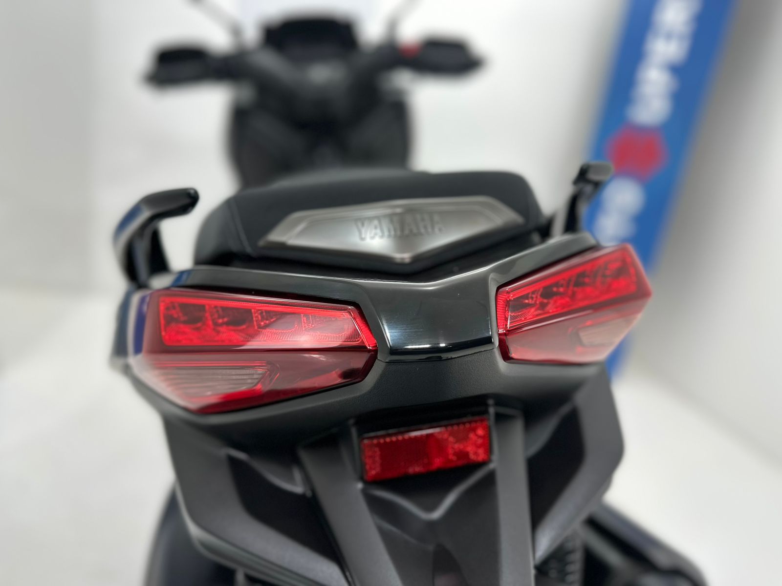 Xmax Conected