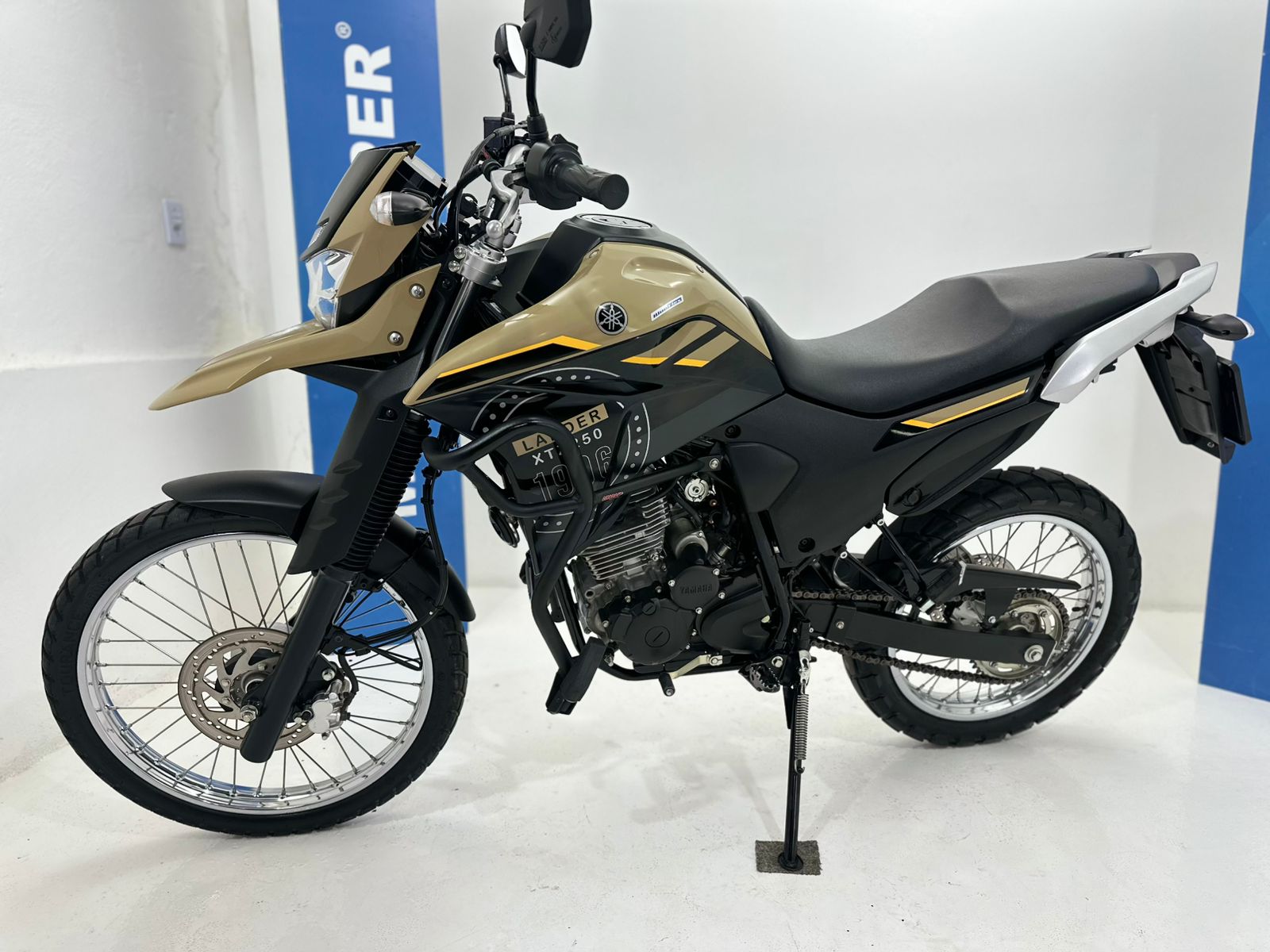 XTZ 250 Lander