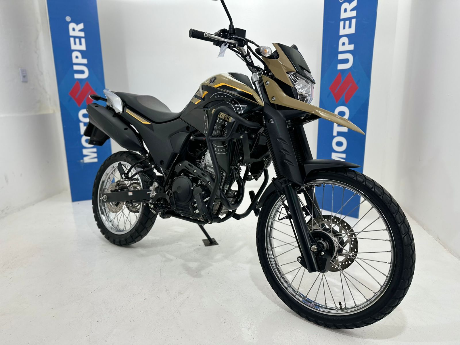 XTZ 250 Lander
