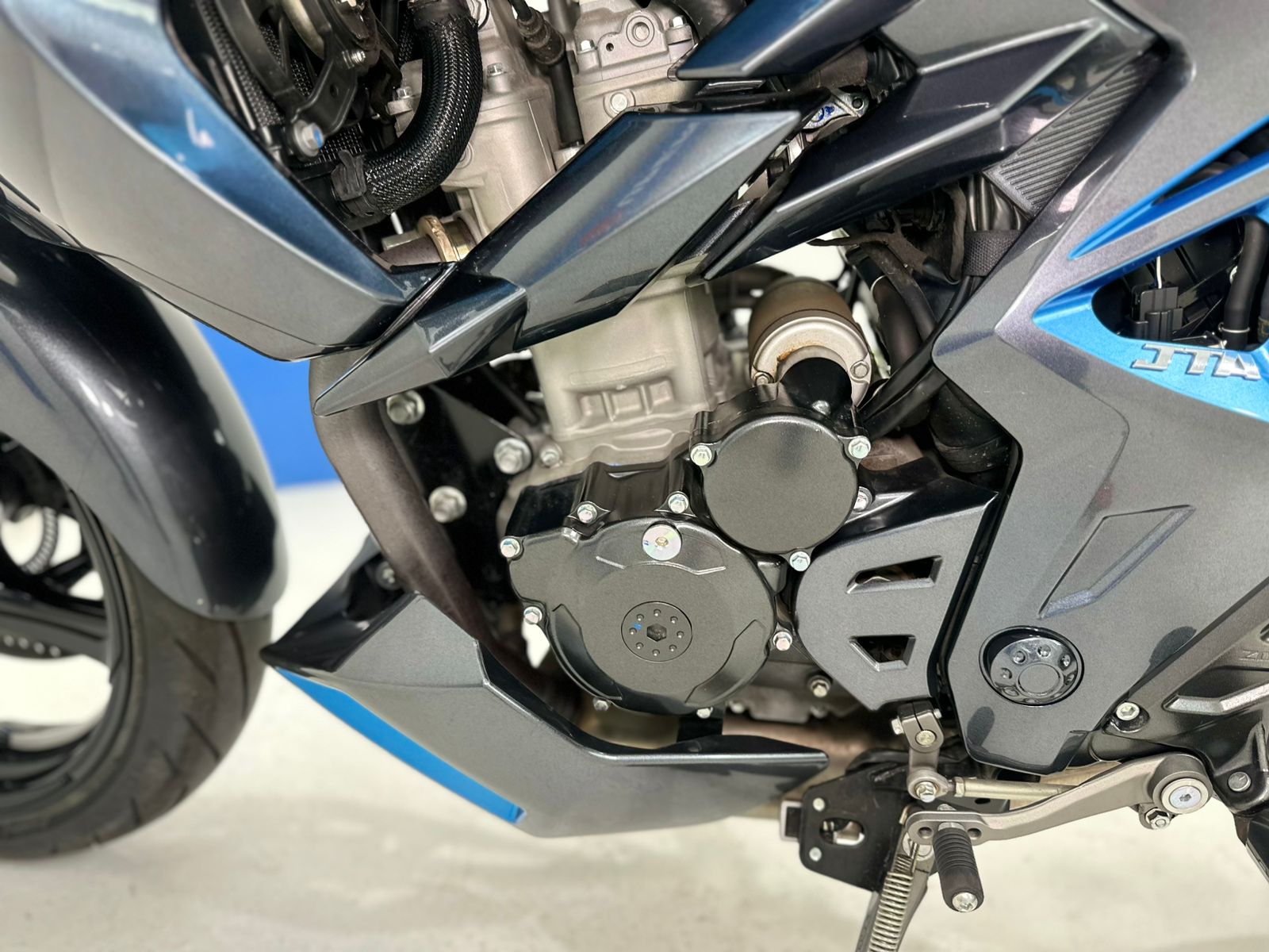 R350