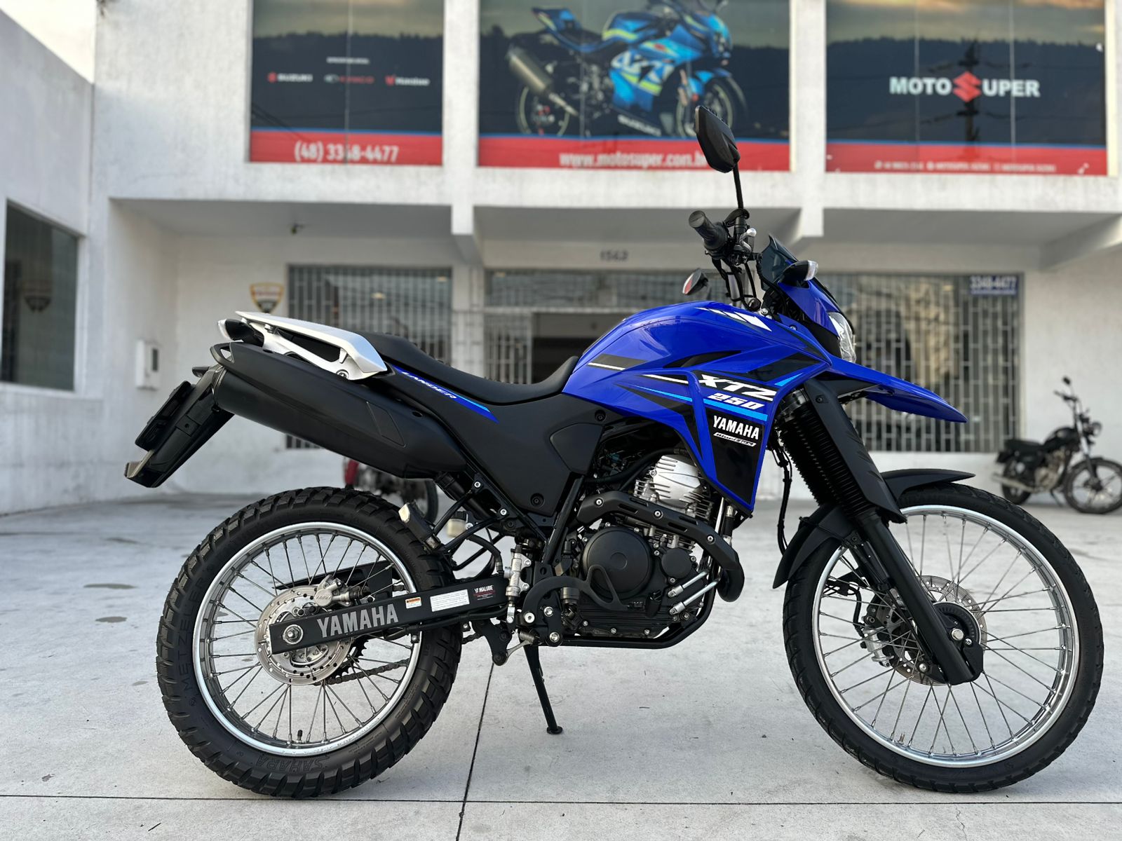 XTZ 250 Lander