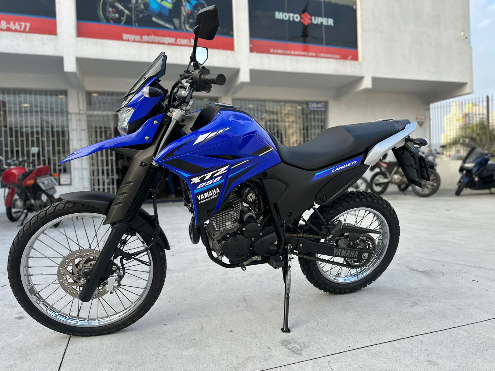 XTZ 250 Lander