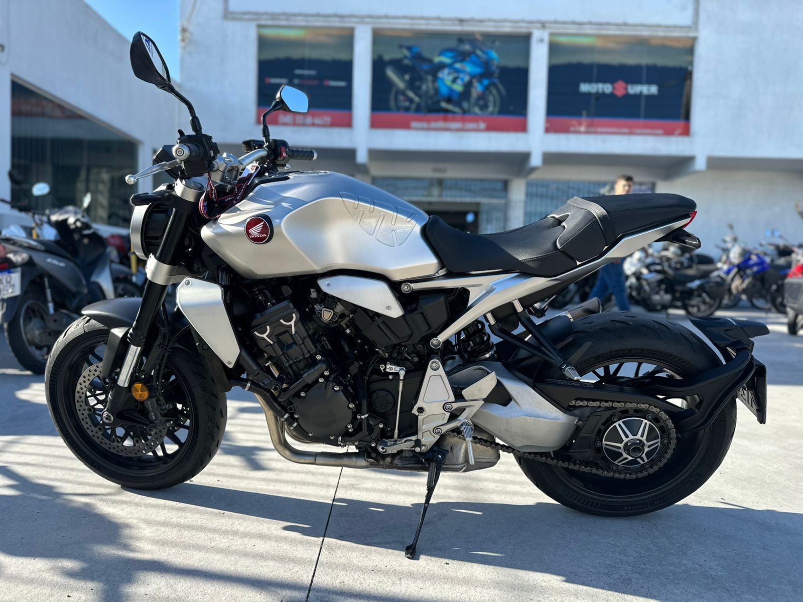 Cb 1000R