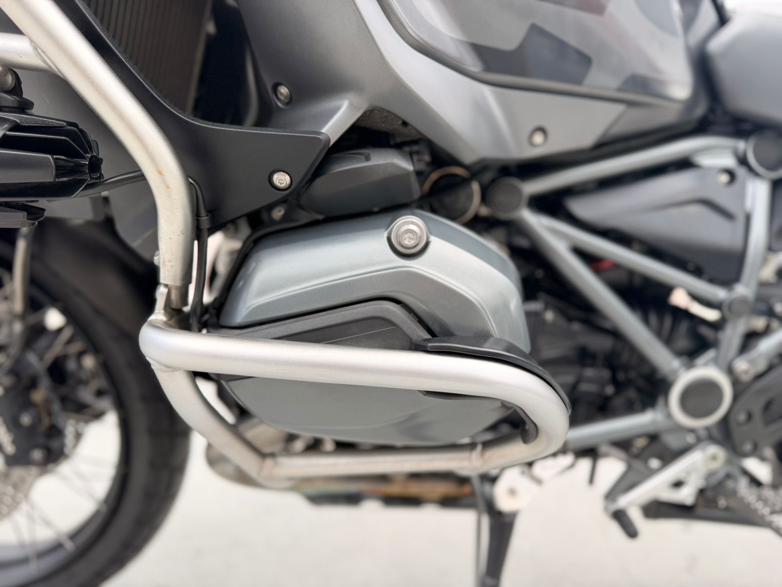 R 1200 GSA triple black