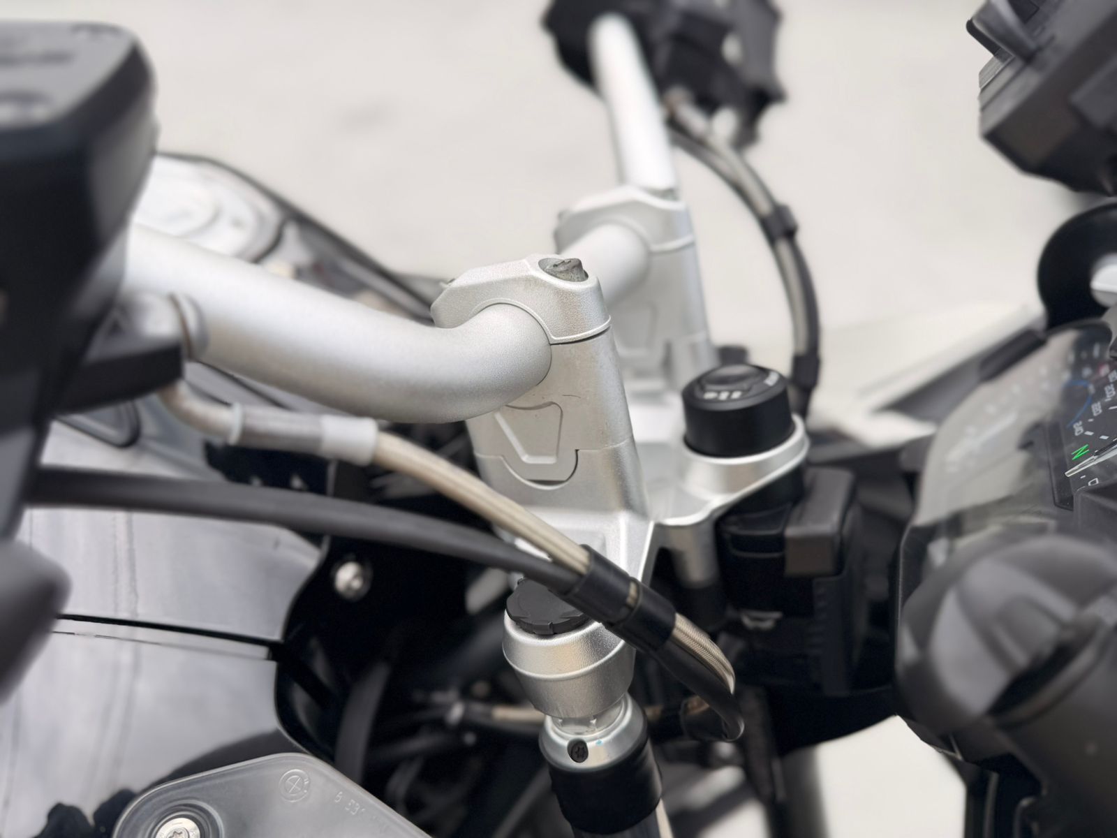 R 1200 GSA triple black