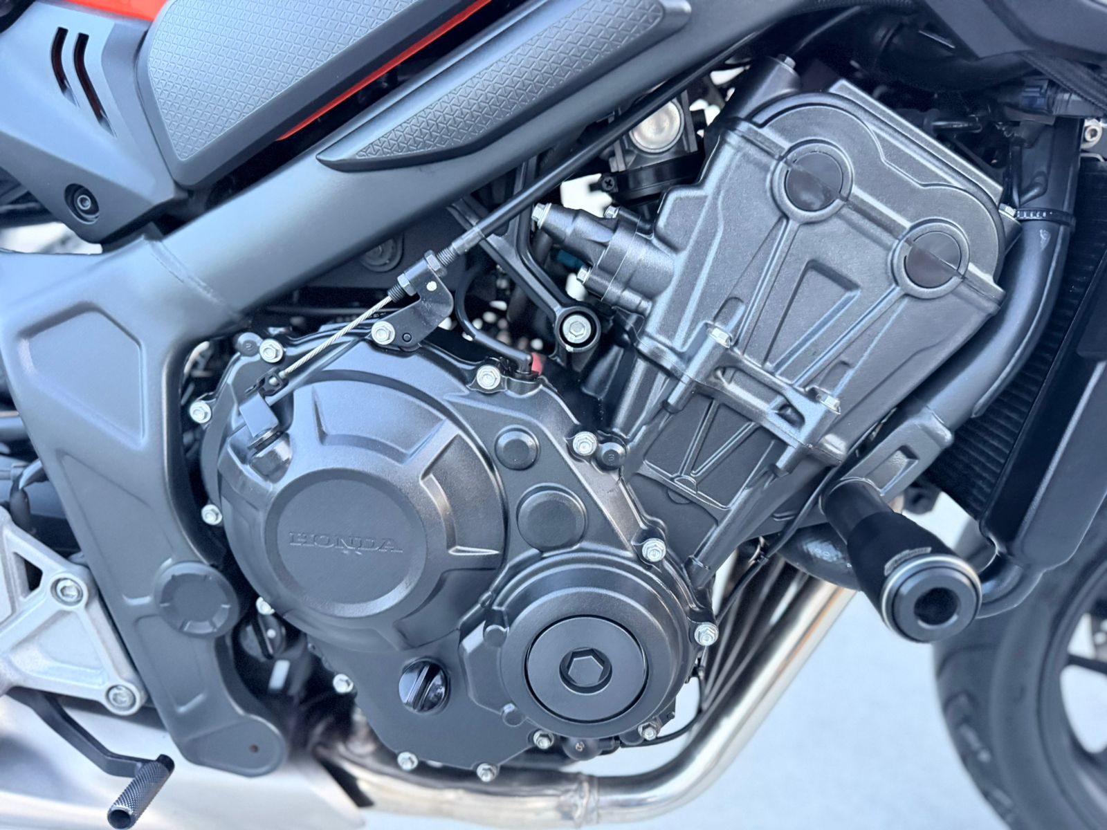 Cb 650 R