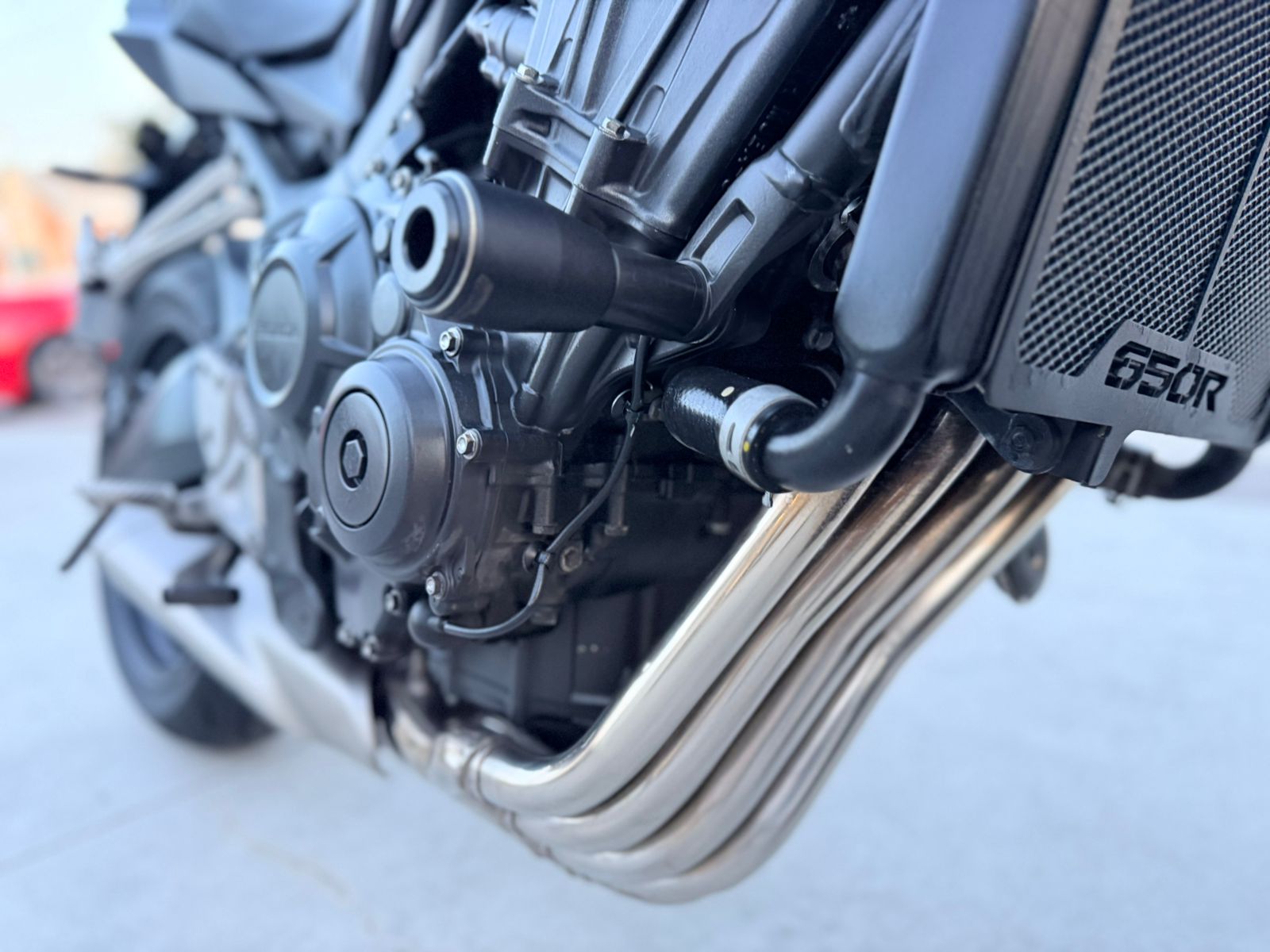 Cb 650 R