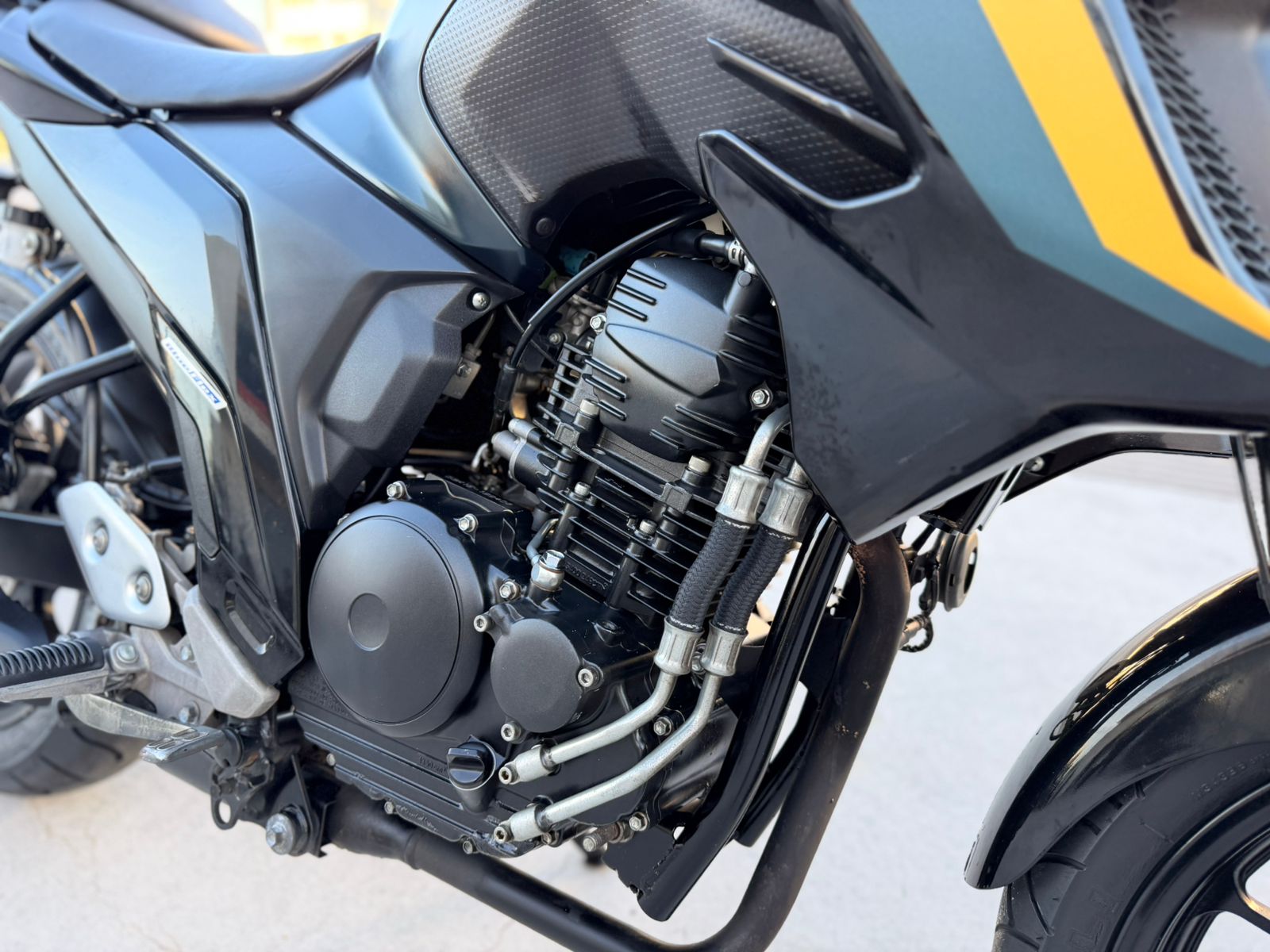 FZ 25