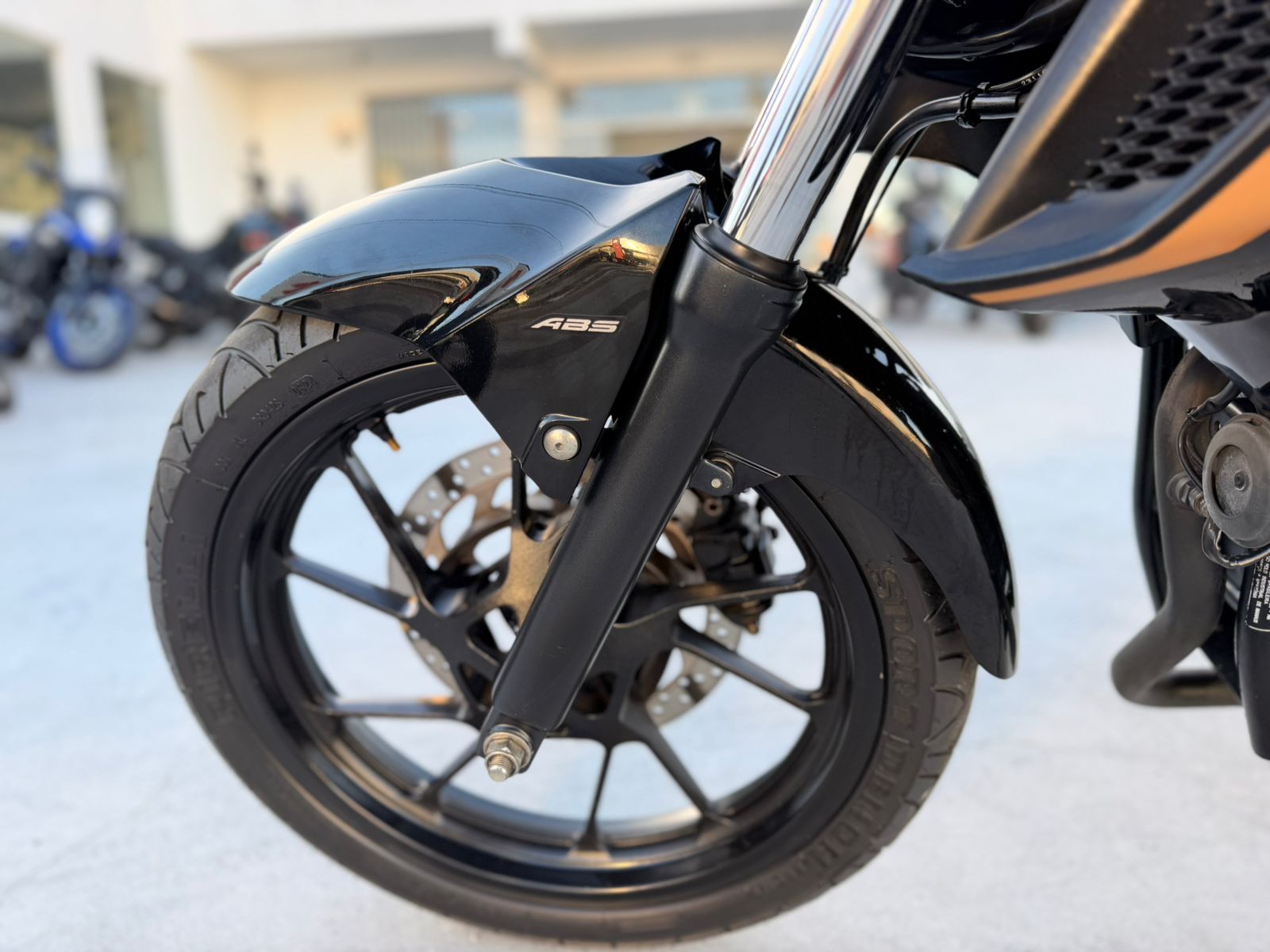 FZ 25
