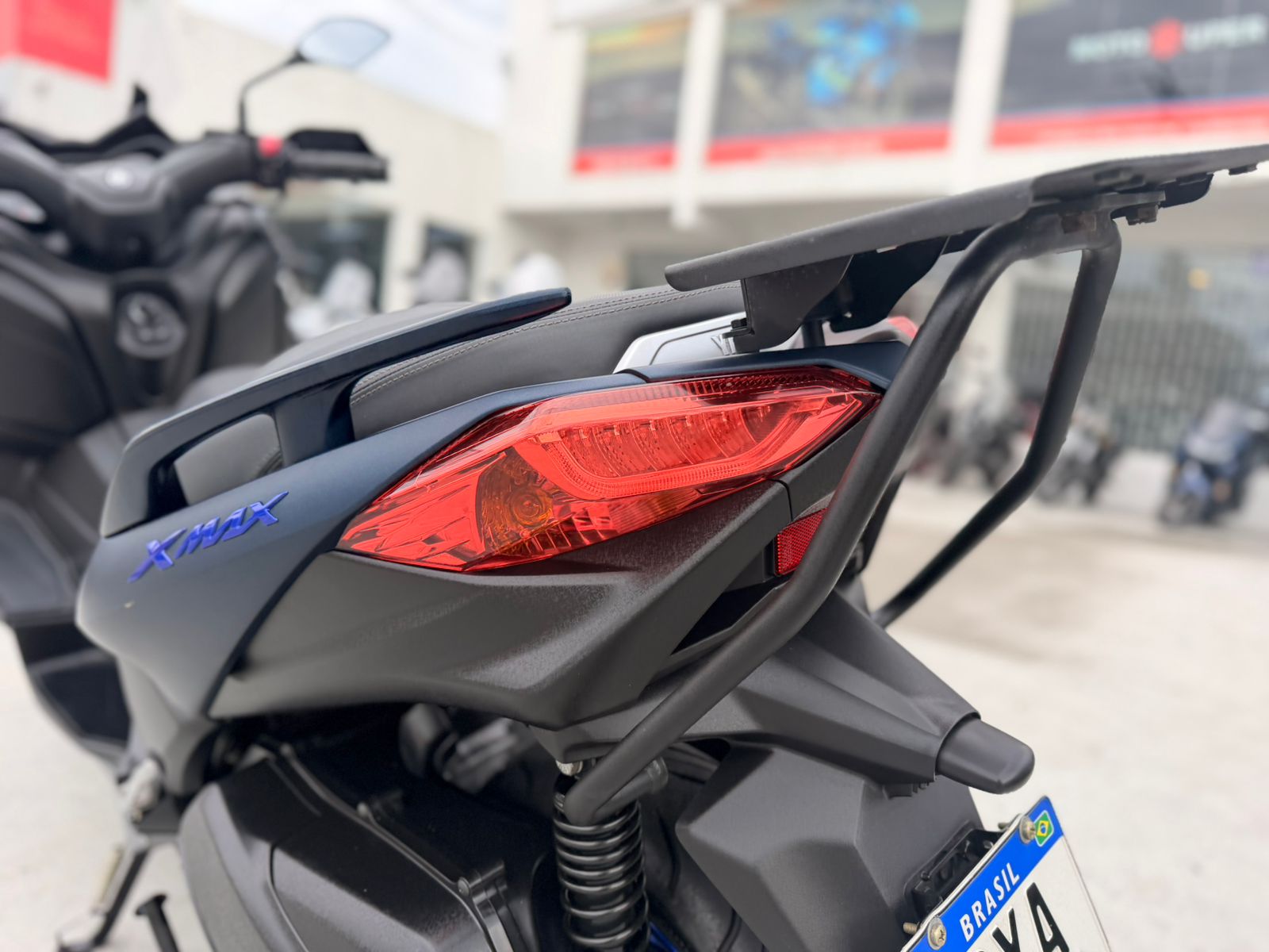 X max 250