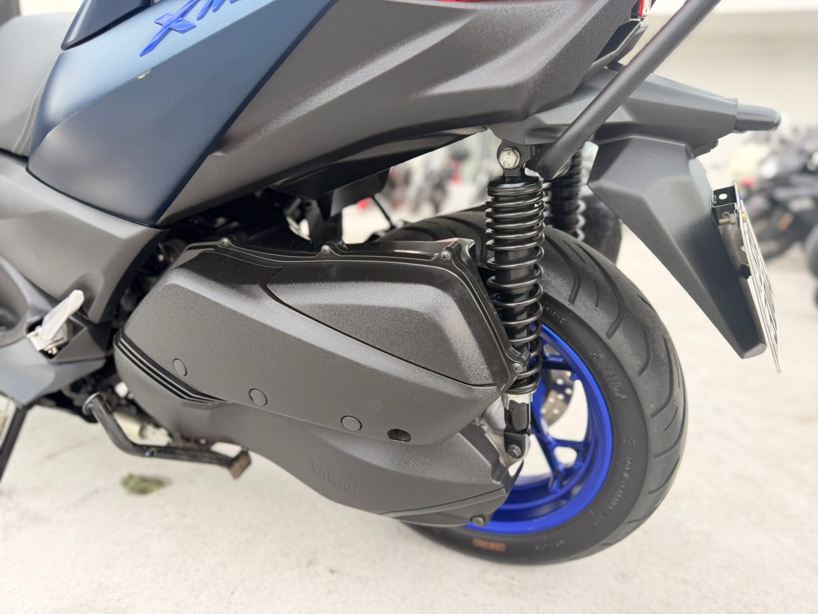 X max 250