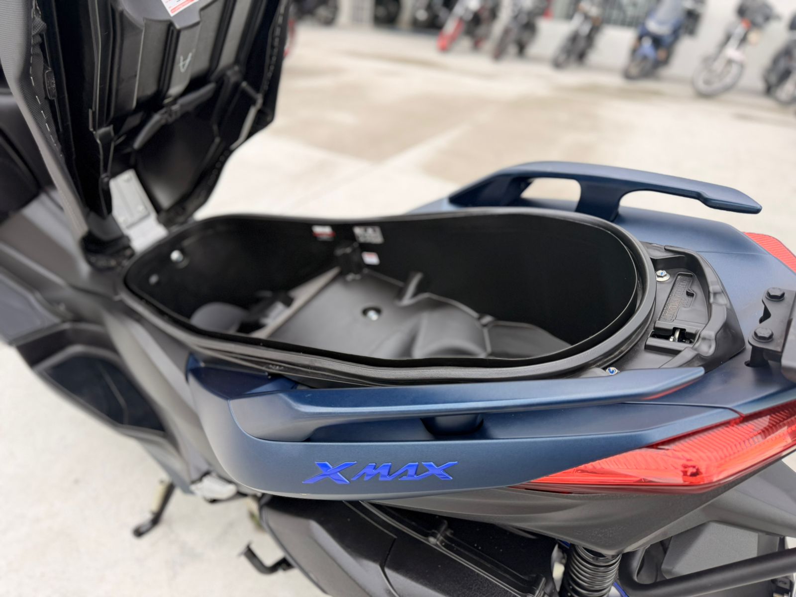 X max 250