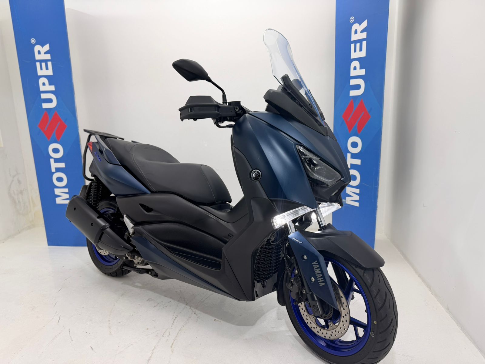 X max 250