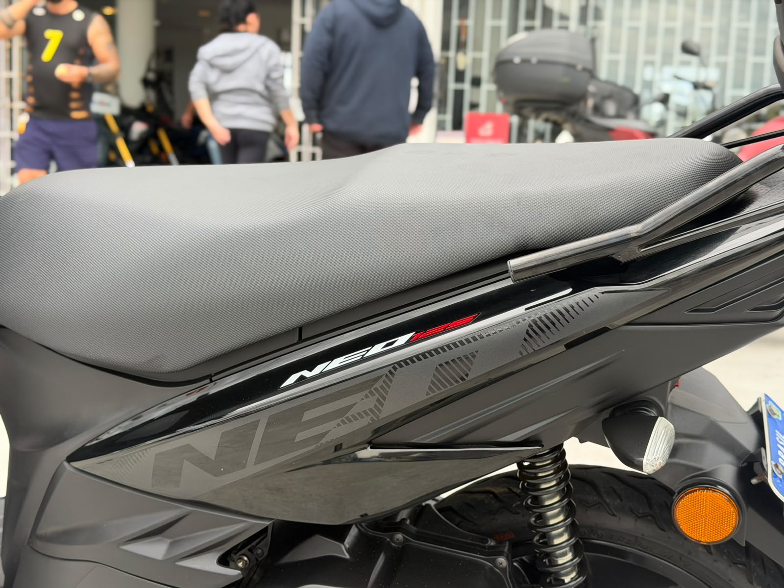 Neo 125 UBS